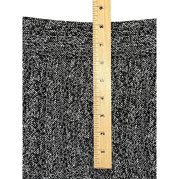 Express Mid-Rise Cuffed Black & White Tweed Pattern Dress Shorts Size 0 28X2 - Picture 3 of 8